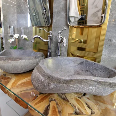 Magdala Villa *